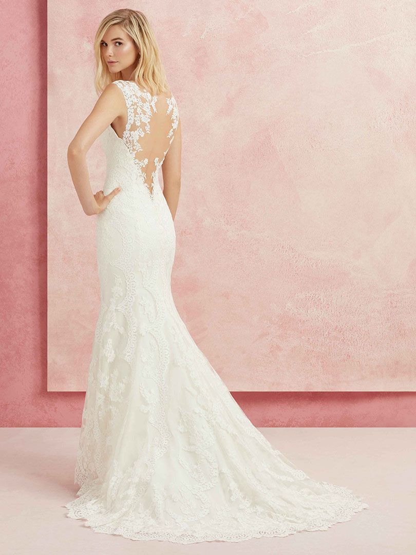 lace wedding dress for the budget bride